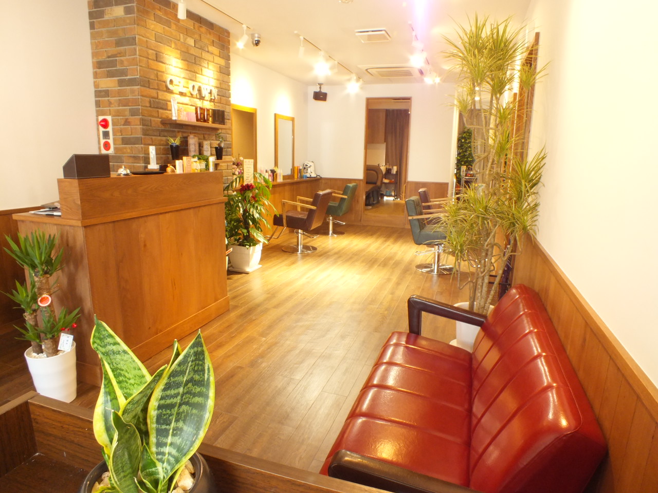 Cut＆Style　CLOWN　　横浜の小さな美容室　横浜駅　徒歩５分　